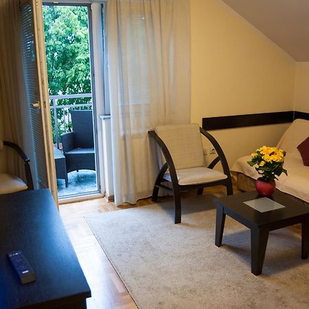 Villa Forest Belgrad Exterior foto